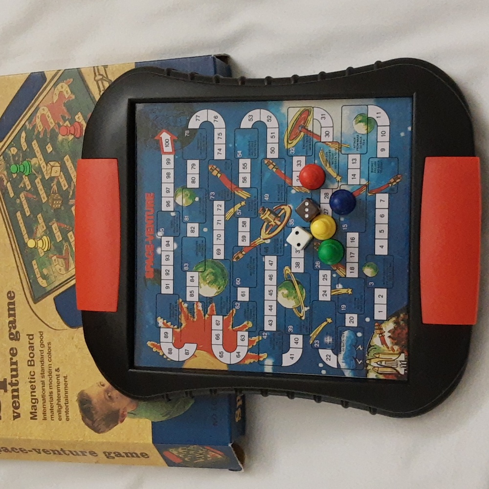 Space Venture Magnetic Board Game - Picture 6 of 12
